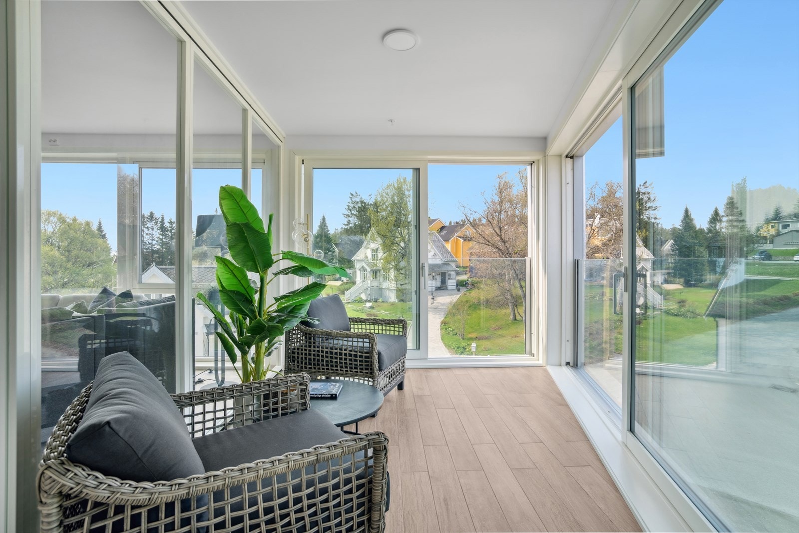 Praktisk vinterhage med varme i gulv. Galleribilde