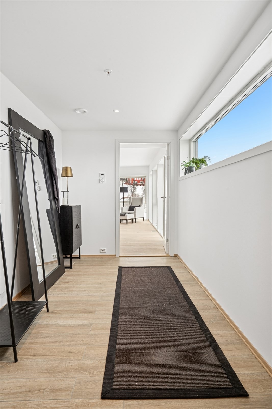 Leiligheten har en romslig og god entre. Galleribilde