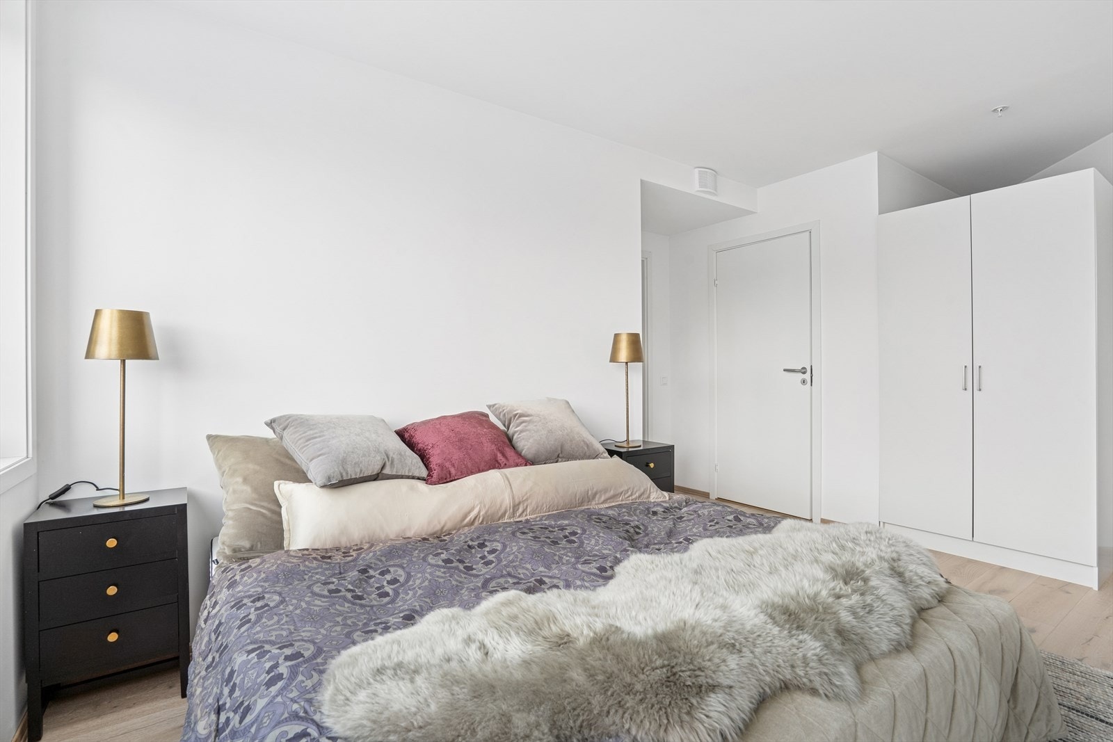 Hovedsoverom med eget bad. Galleribilde