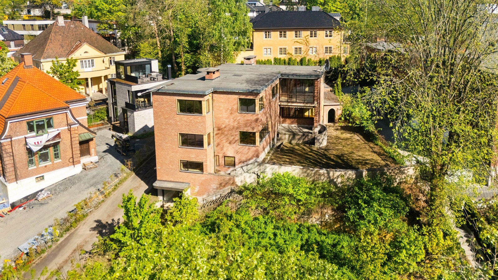Eiendommen er beliggende ved Frognerparken på ca 1 252 m² tomt Galleribilde