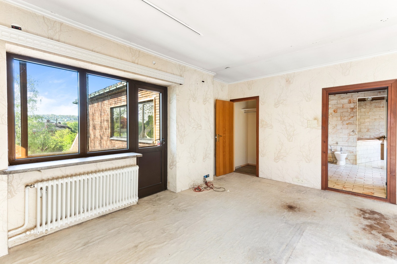 Master bedroom med ensuite bad og mulighet for garderobe Galleribilde