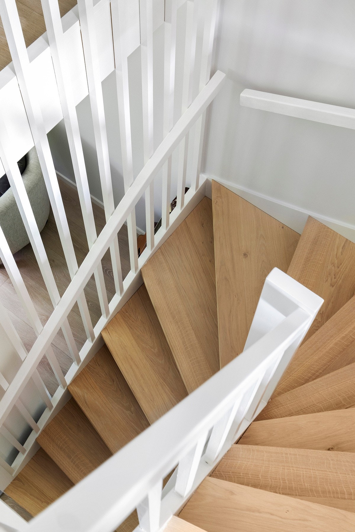 Stilren og praktisk trapp i boligen. Galleribilde