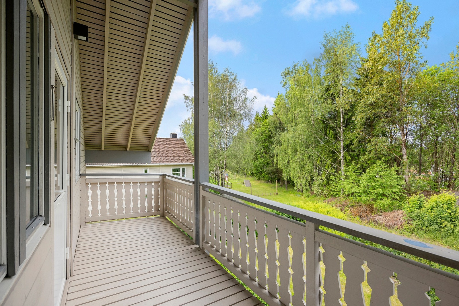 Bå balkongen er det god plass til utemøbler. Galleribilde