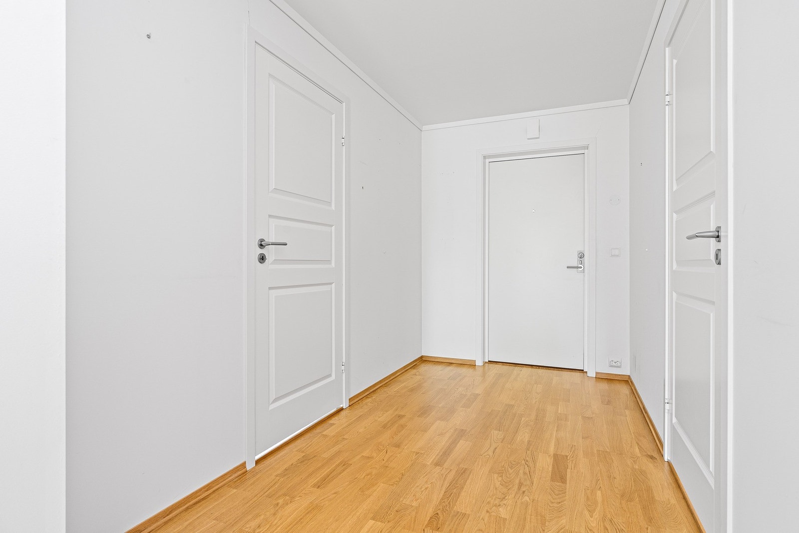 Her har en god plass til garderobeløsning Galleribilde