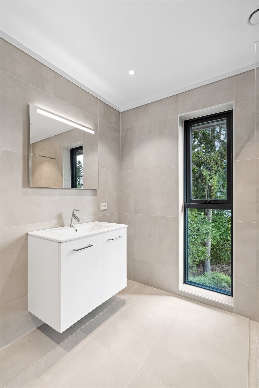 Flislagt bad med varmekabler Galleribilde