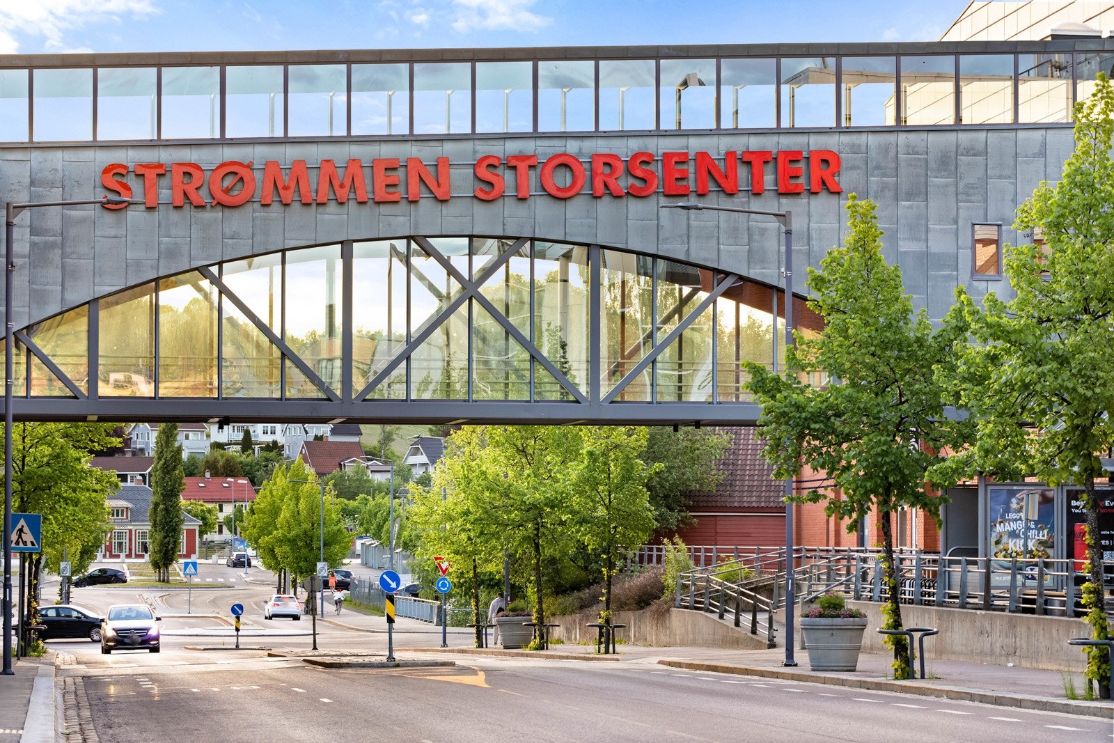 Kort vei til Strømmen storsenter med ca. 200 butikker. Galleribilde