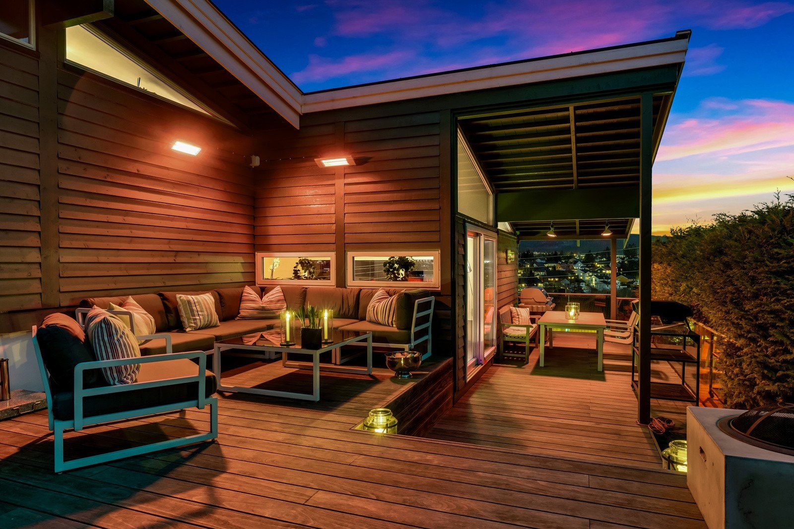 Fantastisk uteplass på 67 kvm med flere soner, men en helhet. Galleribilde