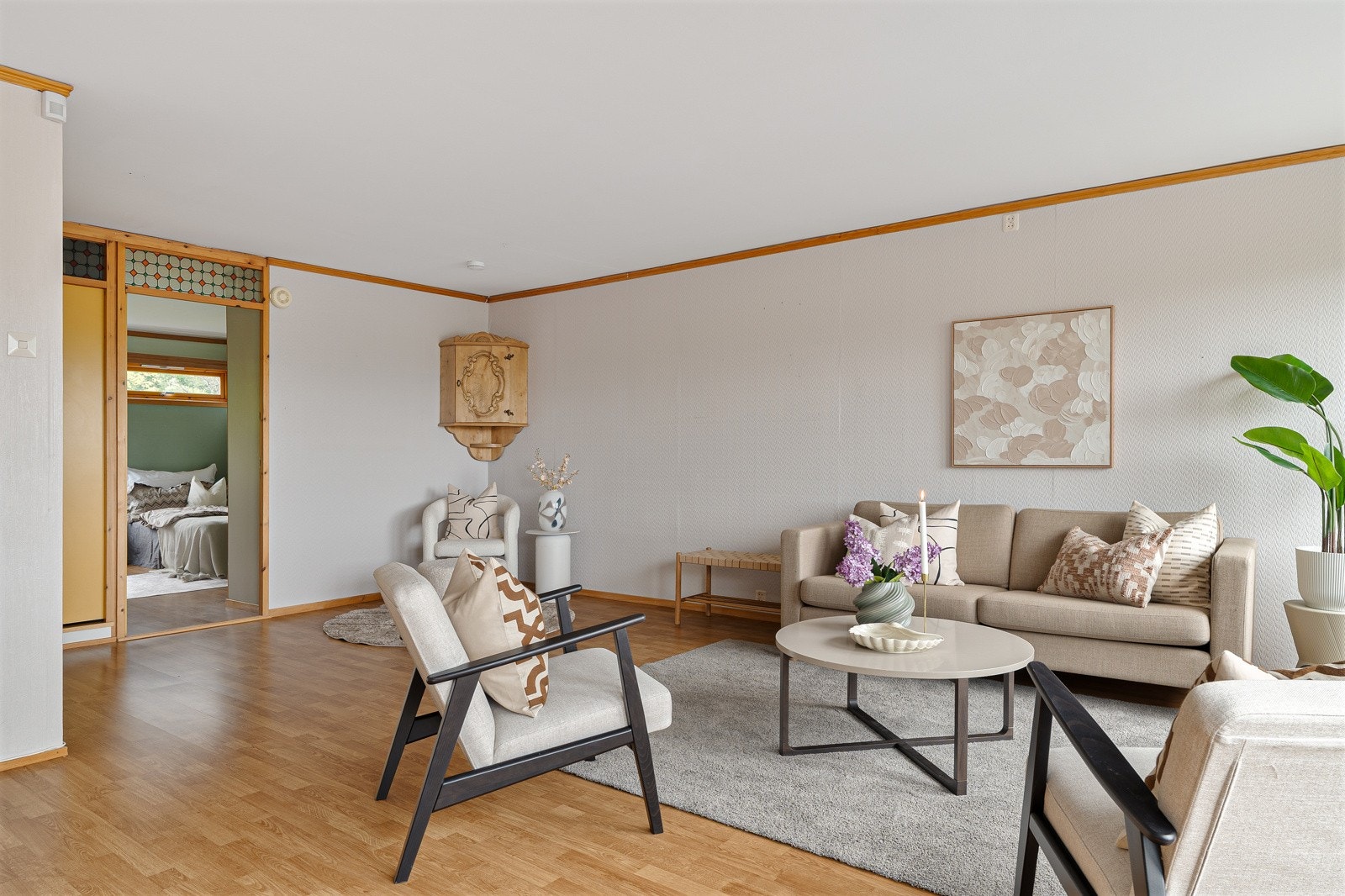 Det gjøres oppmerksom på at det opprinnelig var en bod på deler av stuen. Galleribilde