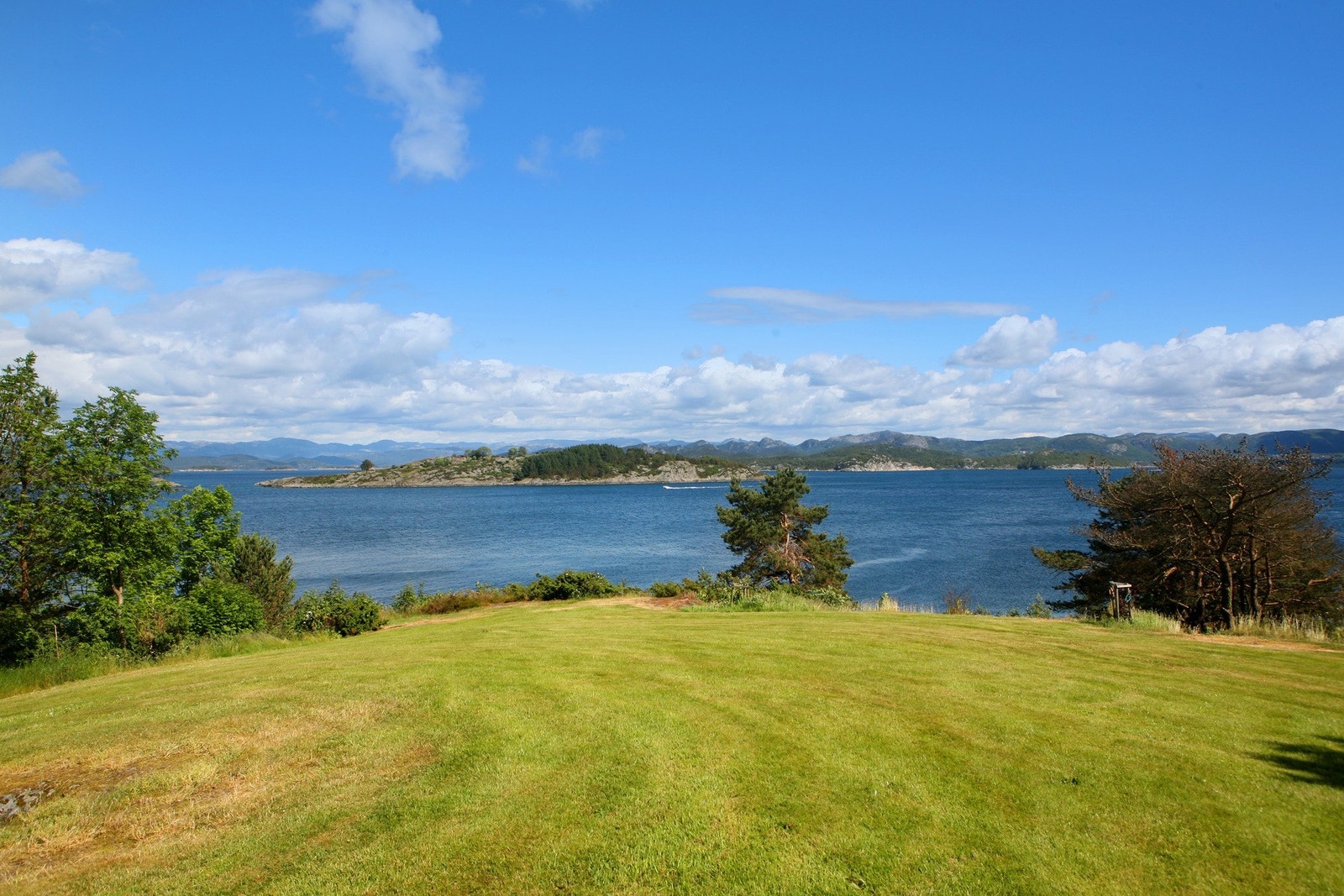 Tenk å kunne bo så nærme sjøen, og fremdeles så sentralt. Galleribilde