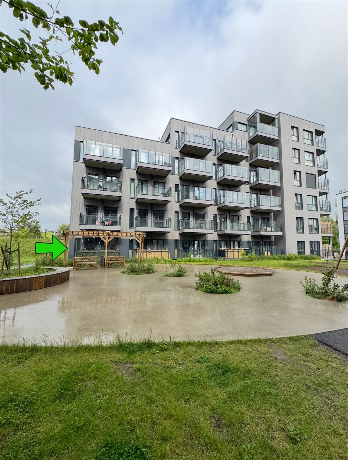 Hjørneleilighet i 1. etasje med gode solforhold. Galleribilde