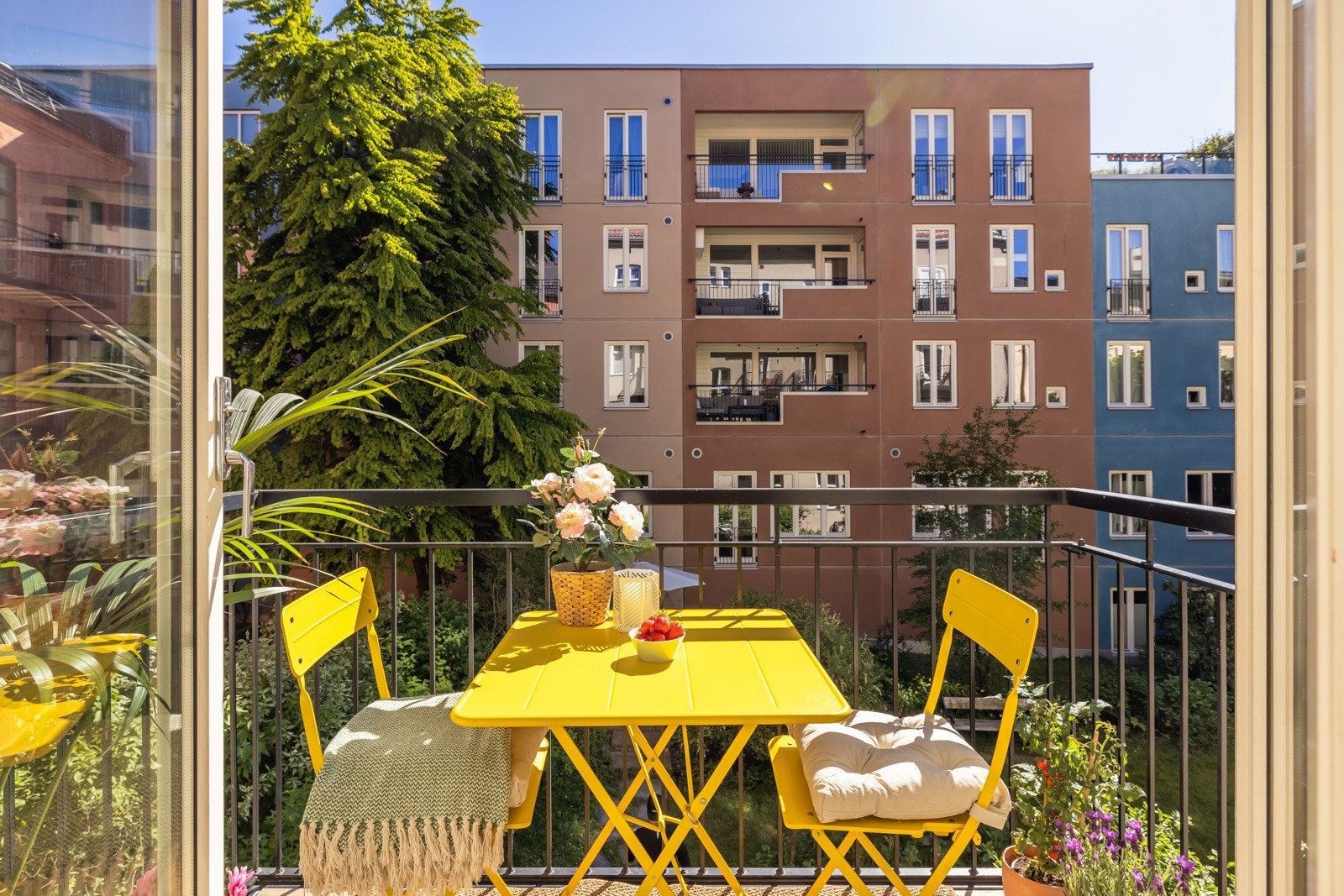 Beliggenheten mot øst sørger for gode solforhold på morgen og formiddag. Galleribilde