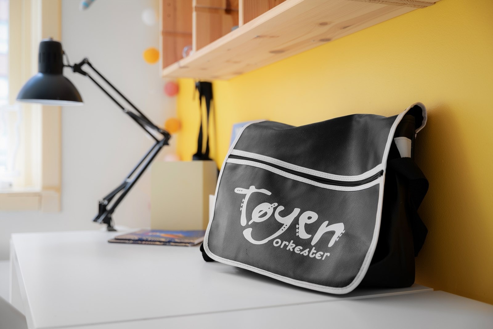 "Vi kommer virkelig til å savne Tøyen. En fantastisk nabolags ånd og følelse av tilhørighet og fellesskap. Gode naboer, lett å bli kjent med nye folk. Det er mange fine parker for barn her også som bl.a Kirsebærlunden, Sørliparken og Gartnerløkka." Galleribilde