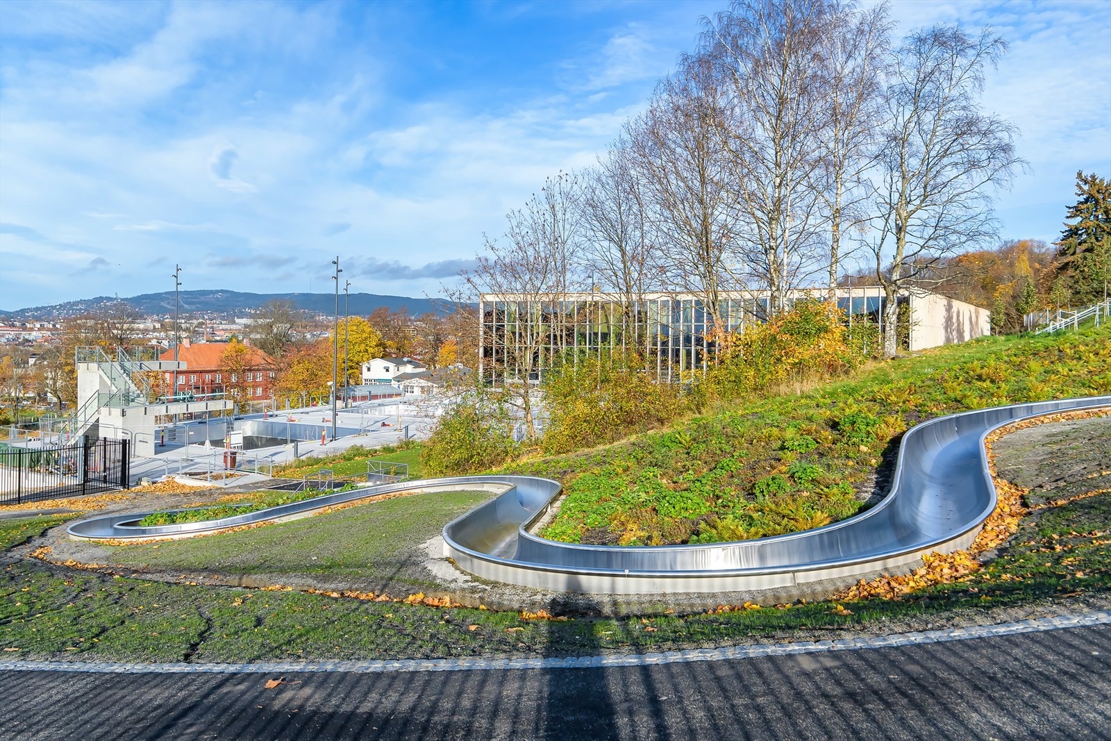 Nye Tøyenbadet har endelig åpnet til glede for store og små. Galleribilde