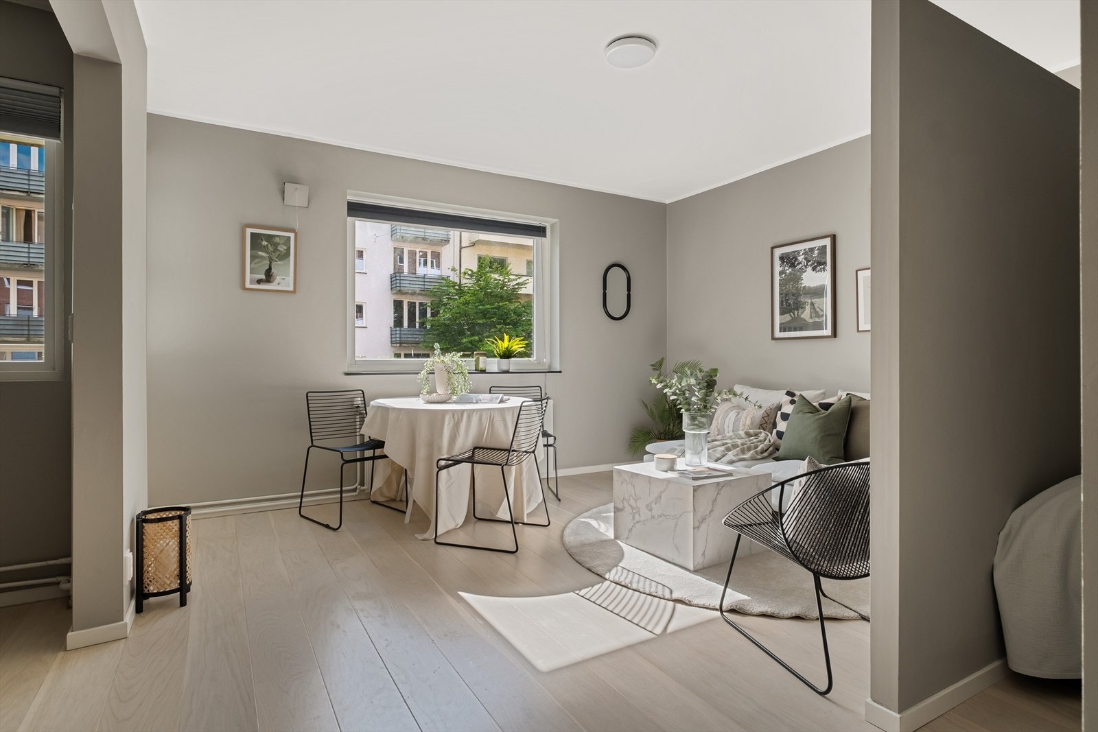 Leiligheten ble vesentlig oppusset i 2020 og holder god standard. Galleribilde