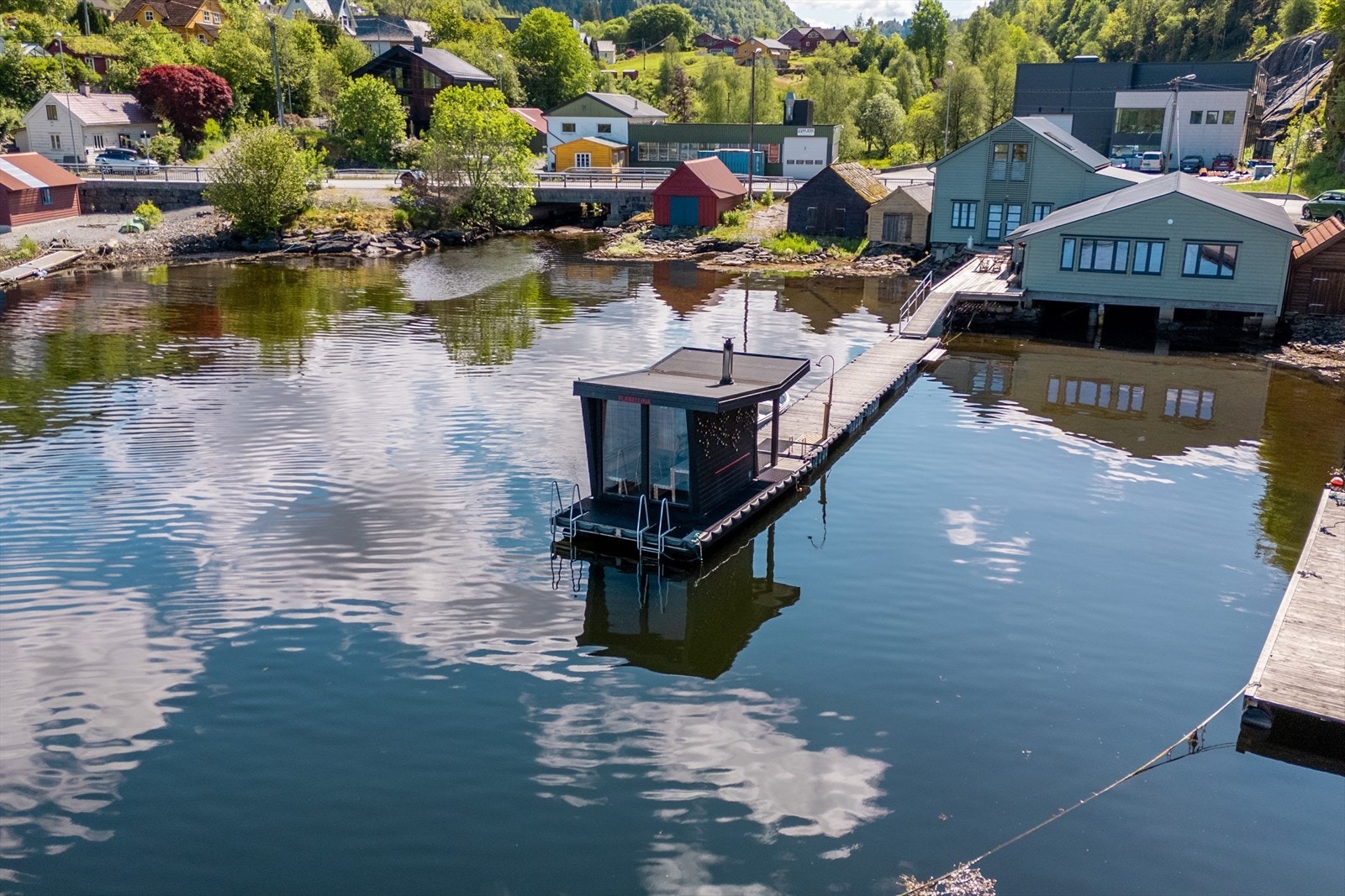 Her er også en flytende badstu - se flabellina.no og visitosteroy.no for aktiviteter og attraksjoner Galleribilde