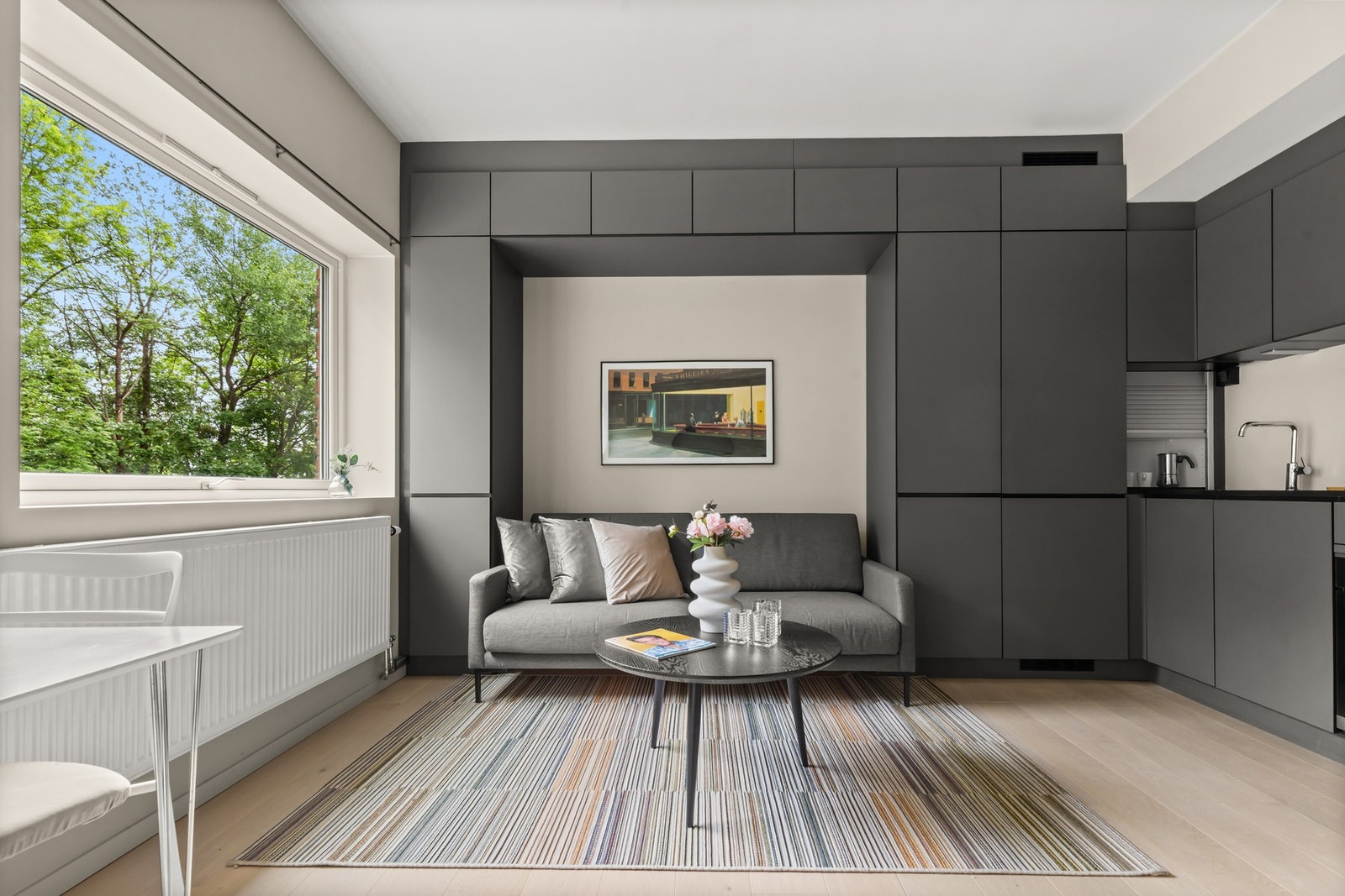 Nisje til sofa på ca. 2m. Galleribilde