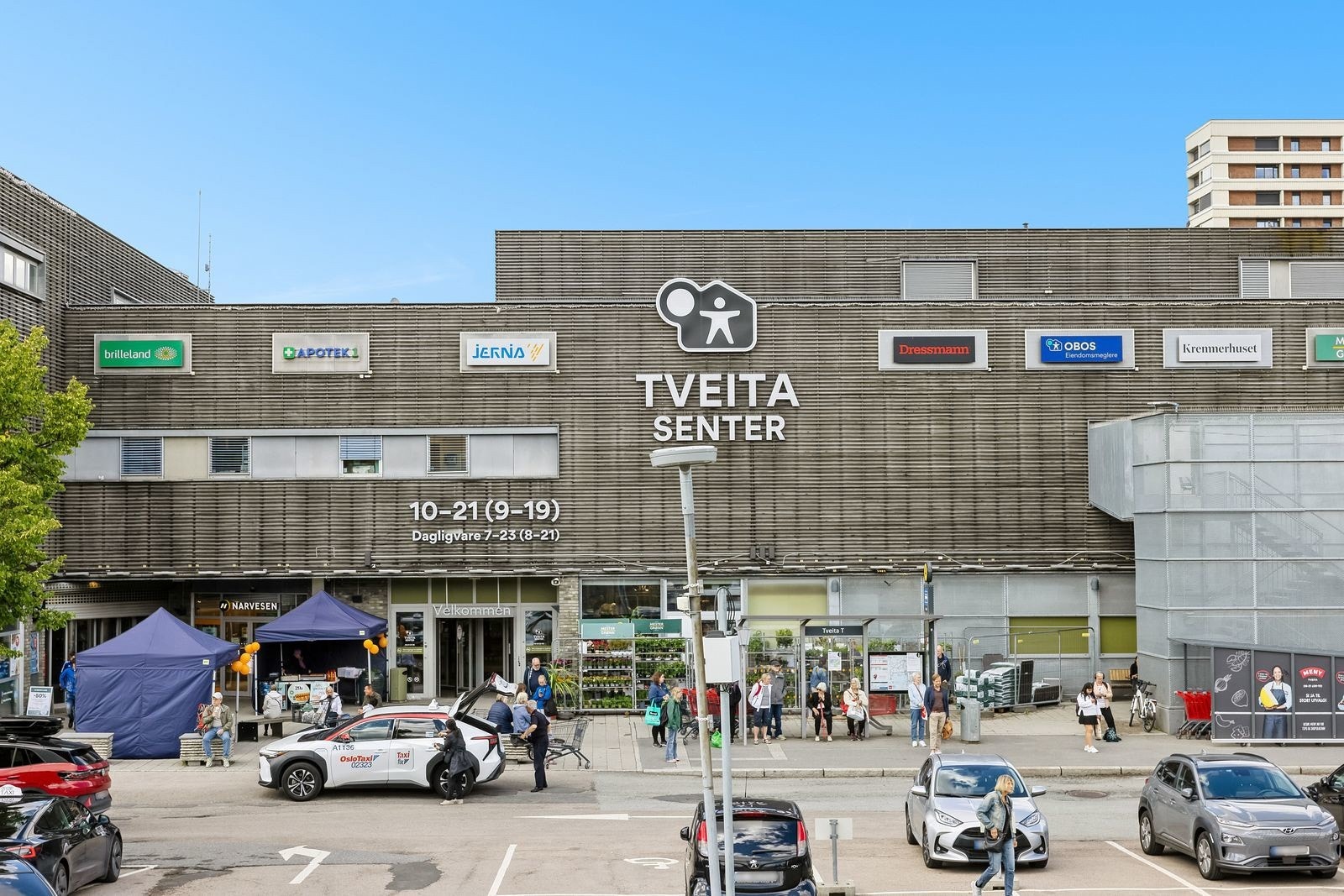 Tveita senter med alt av butikker og servicetilbud Galleribilde