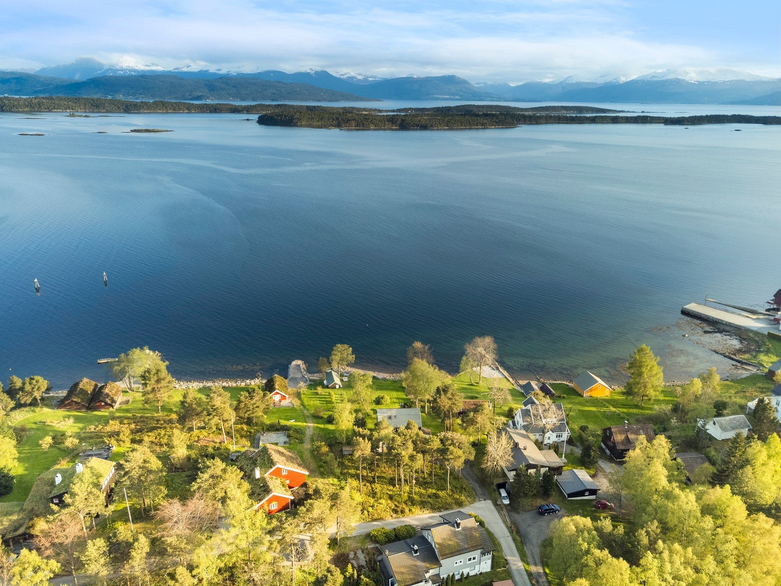 Det skal også bygges enebolig på nabotomten, 31/26, i samme stil. Galleribilde