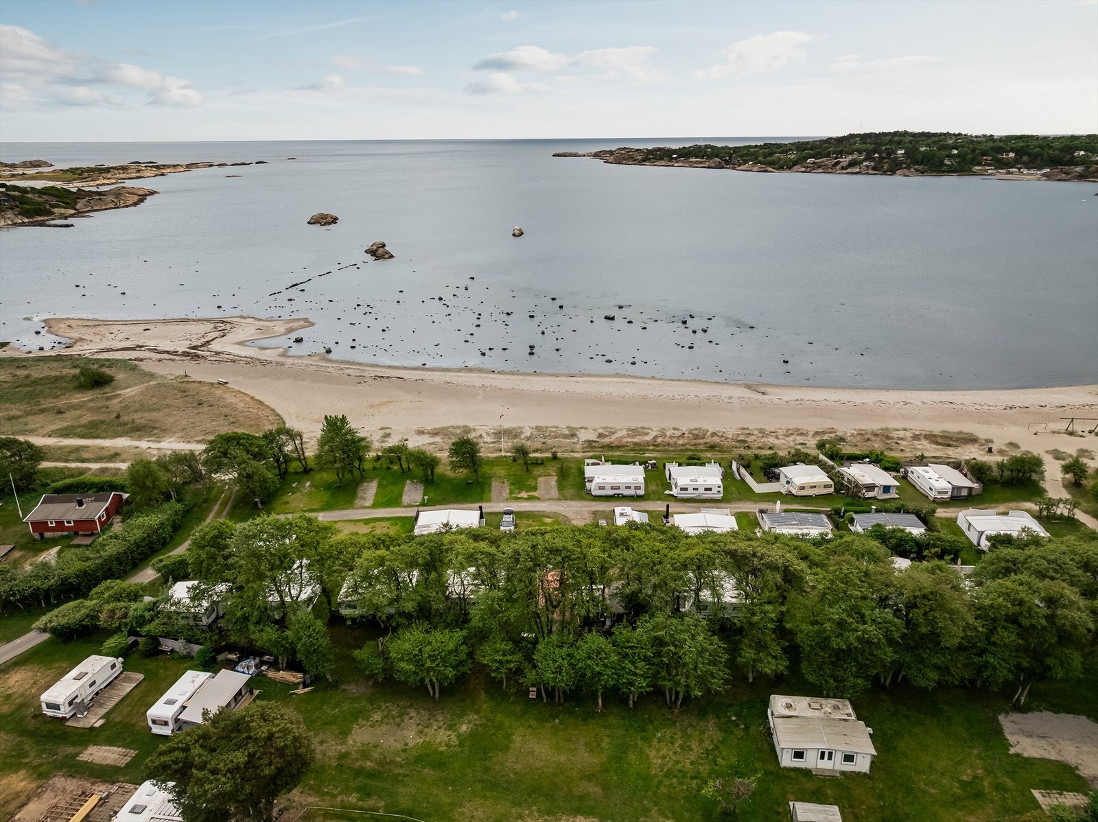 Flott badestrand kun 320 meter unna Galleribilde