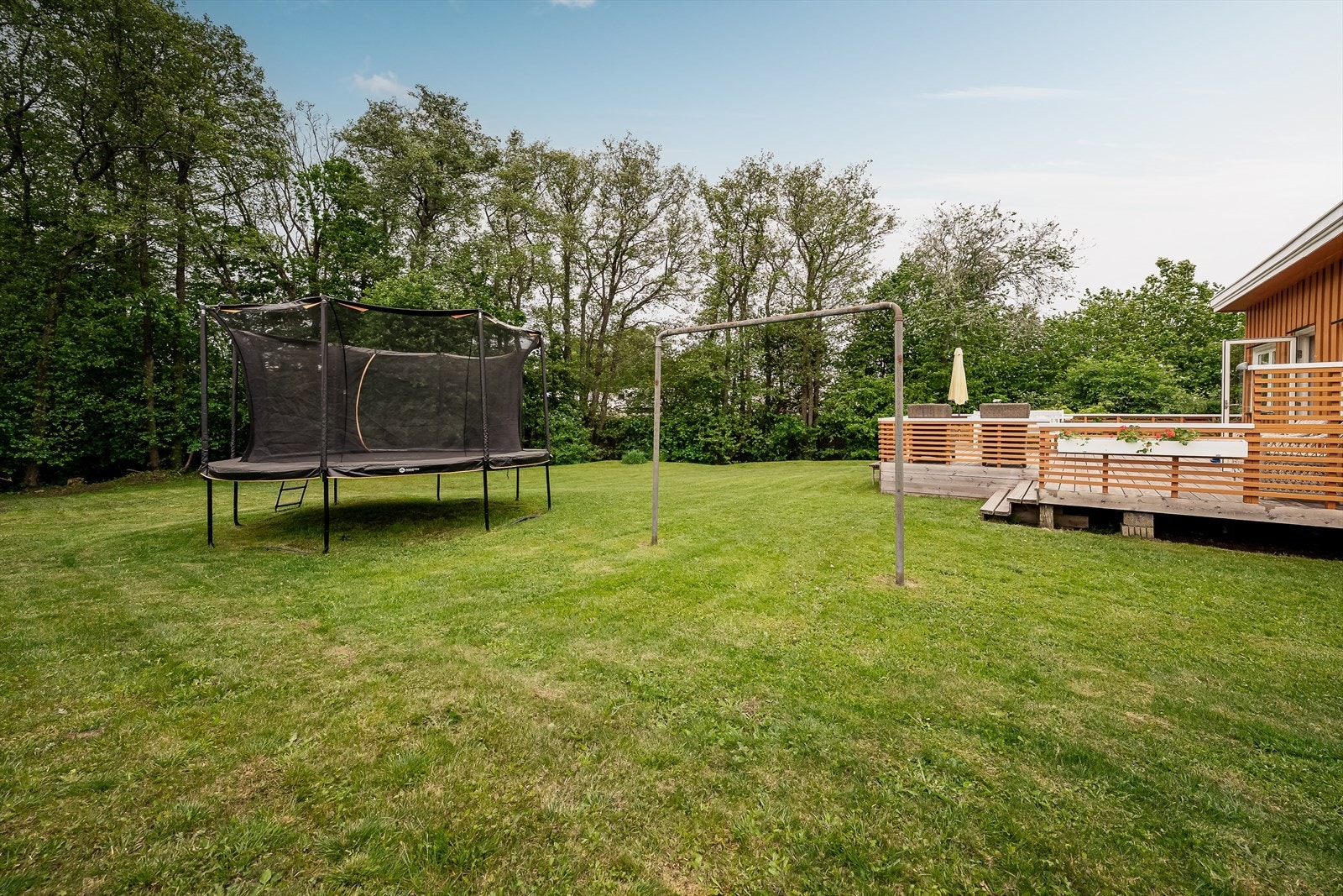 Store uteområder som passer godt til forskjellige uteaktiviteter. Galleribilde