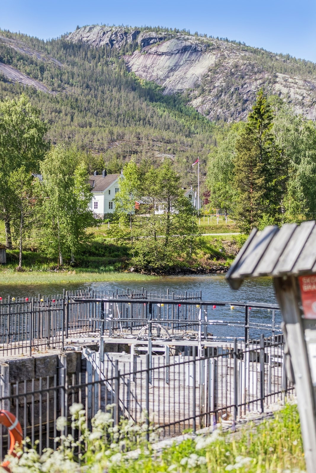Flotte turområder - her er slusen man passerer på gåtur til Vrådal sentrum. Galleribilde