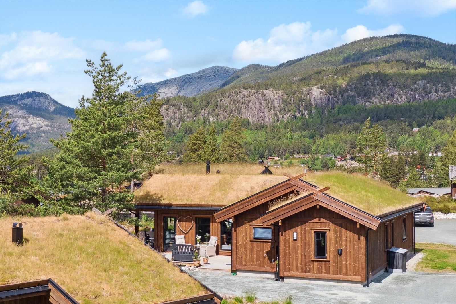 Hytta er designet med alt på ett plan, perfekt for å nyte livet i alle aldre. Galleribilde