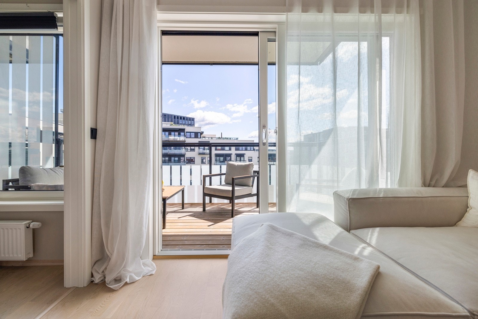 Lys og moderne 2-roms i 7. etasje med balkong på 9 kvm. Galleribilde