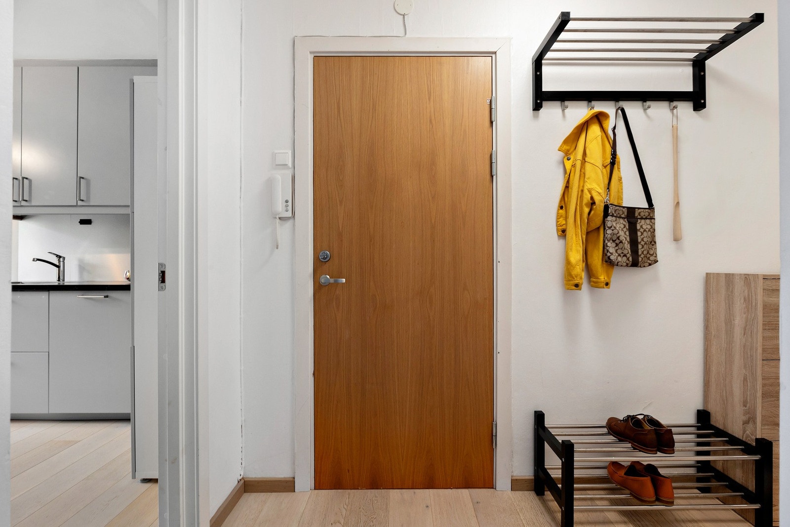 Hall med gaderobeløsning Galleribilde