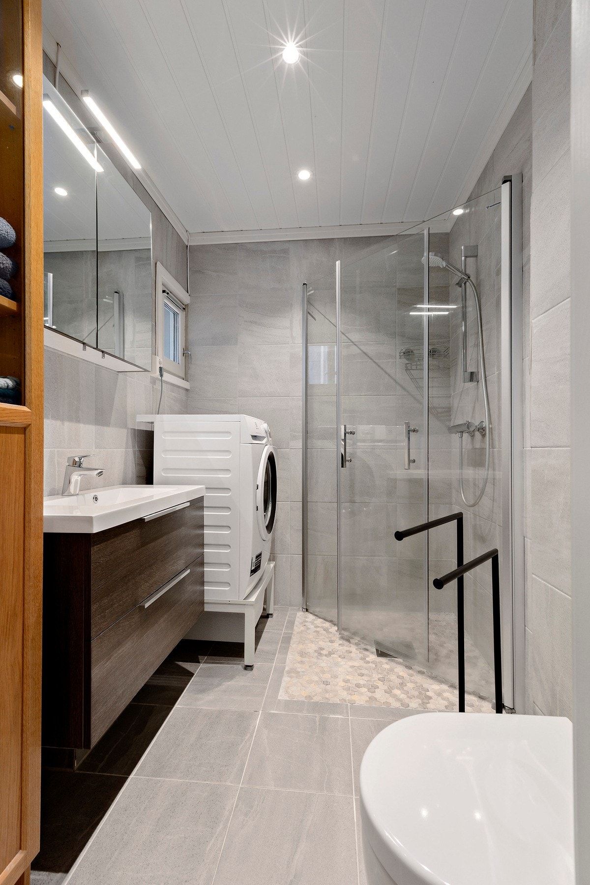 Bad / wc med plass for vaskemaskin Galleribilde