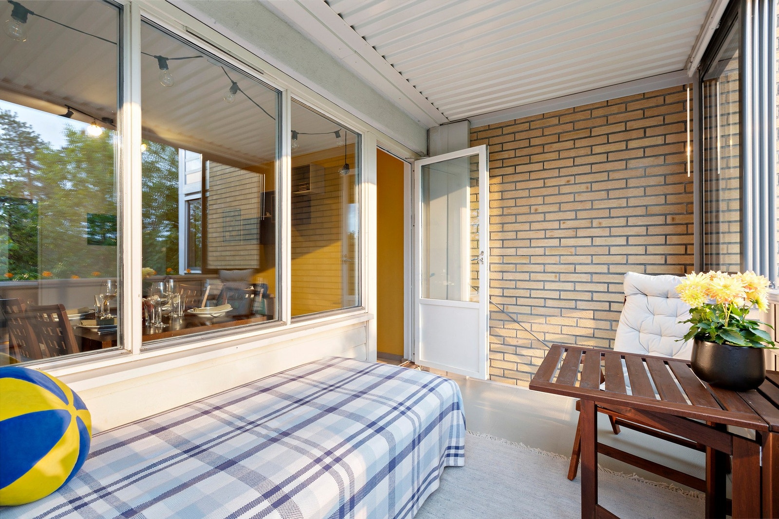 Balkong- overbygget og innglasset Galleribilde