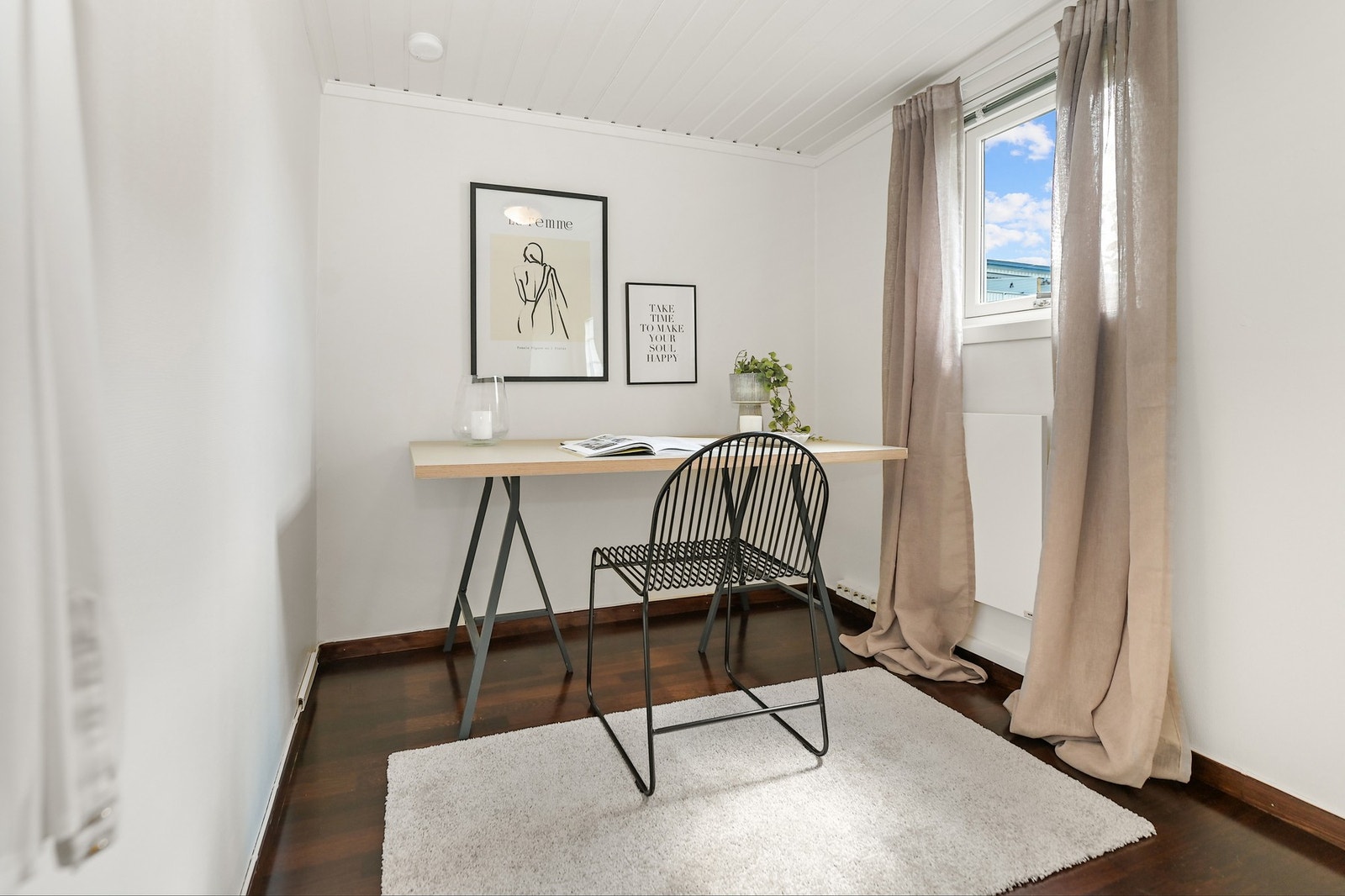 Dette er en omgjøring fra tidligere bod, og det er usikkert om bruksendringen er omsøkt til kommunen. Dette må påregnes undersøkt av kjøper. Galleribilde