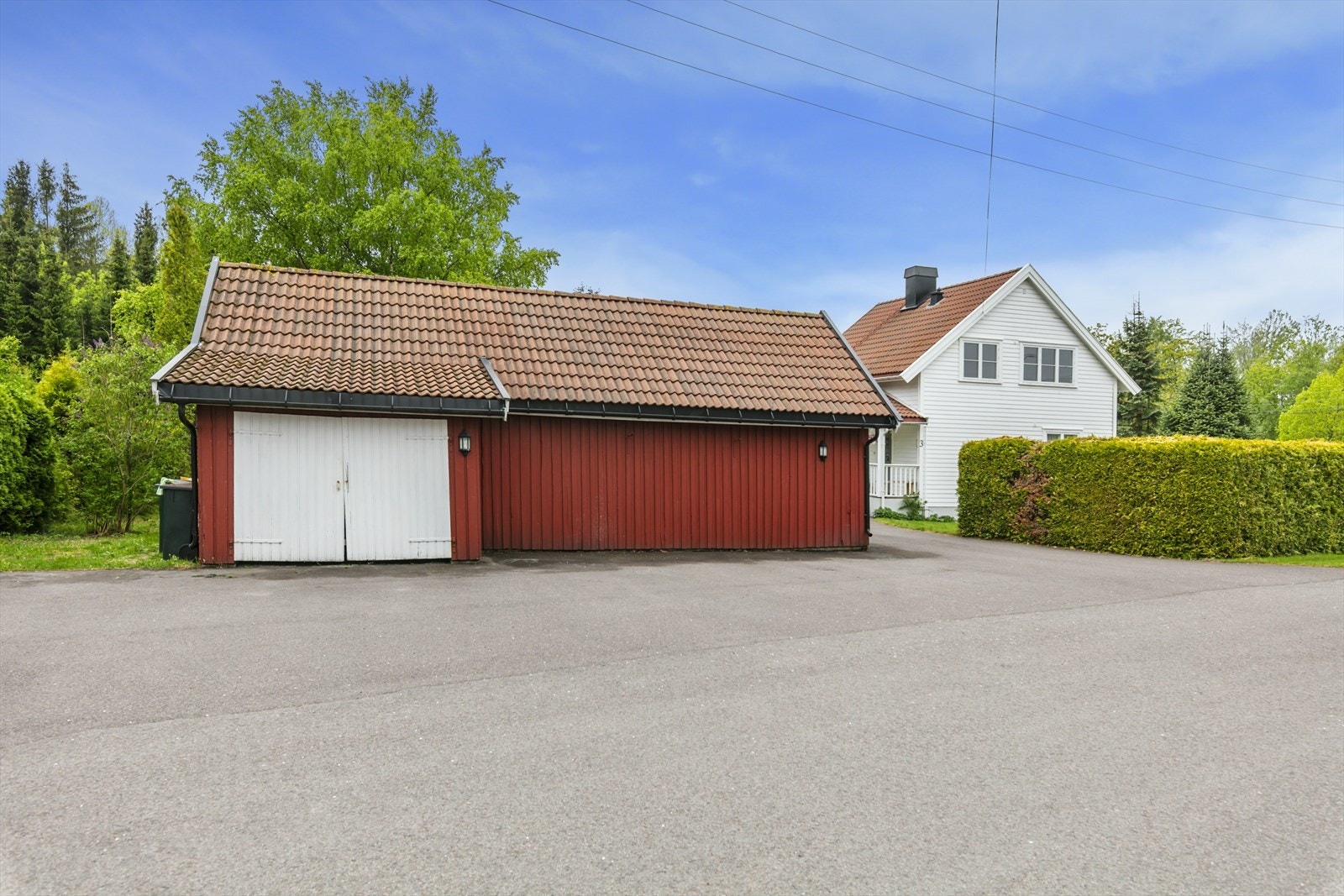 Frittliggende garasje/ uthus/ skjul som er bygget rundt årstallet 51-53. Galleribilde
