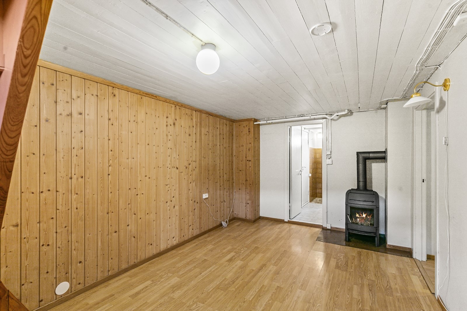 Innredet kjellerrom. Galleribilde