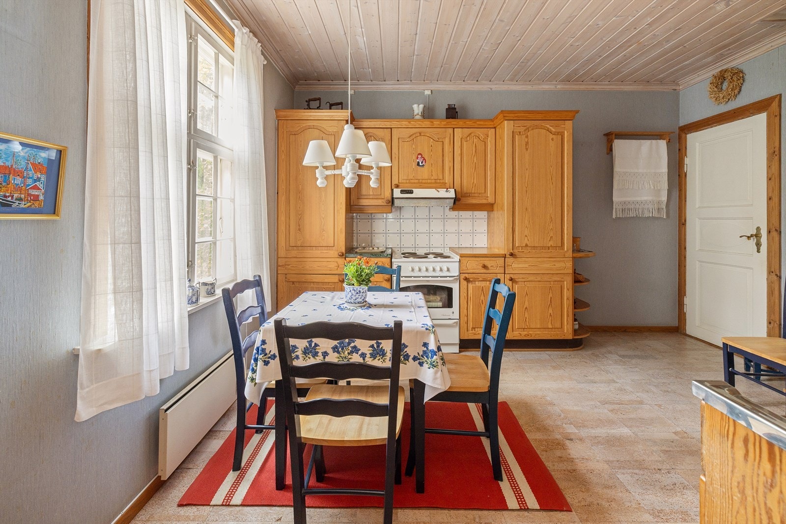 Separat og romslig kjøkken. Galleribilde