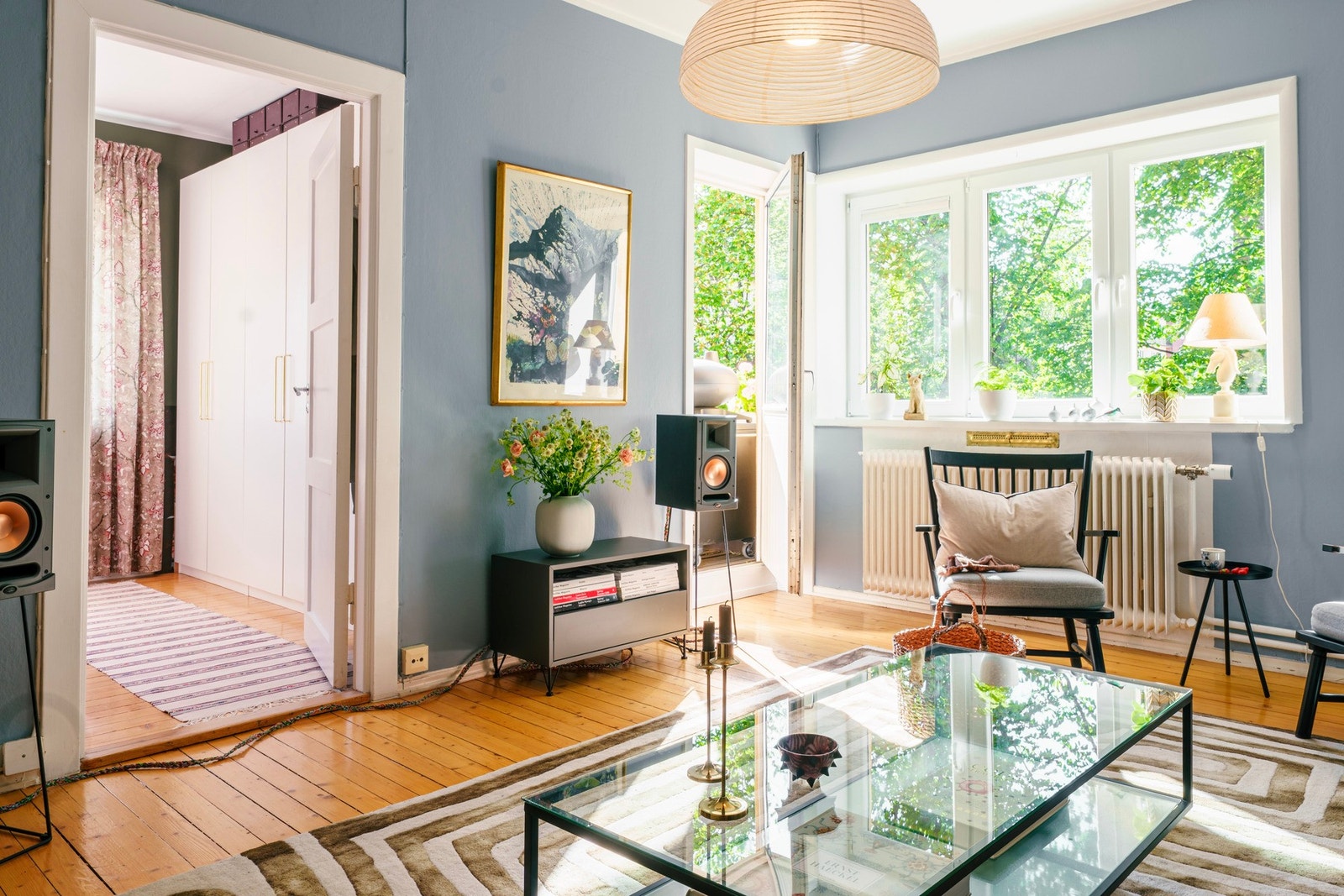 Gjennomgående og lekker 3-roms hjørneleilighet, med solrik balkong og ettertraktet beliggenhet på Sinsen. Galleribilde