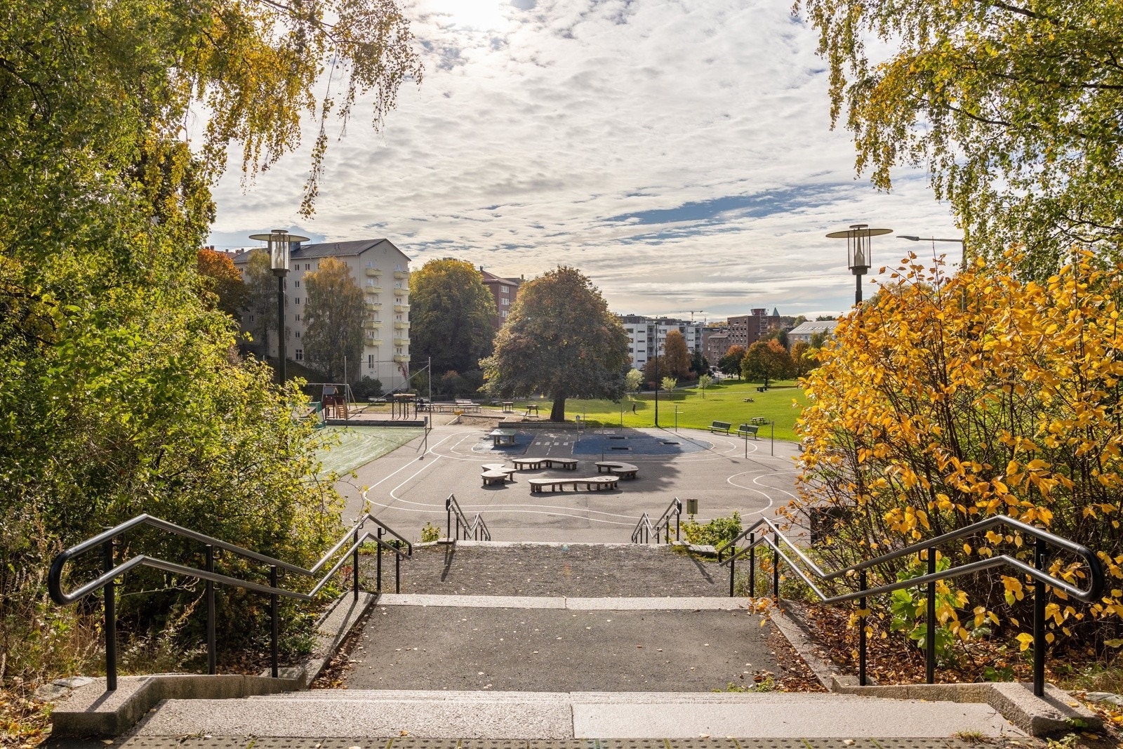 Like utenfor døren er idylliske Ilaparken. Galleribilde