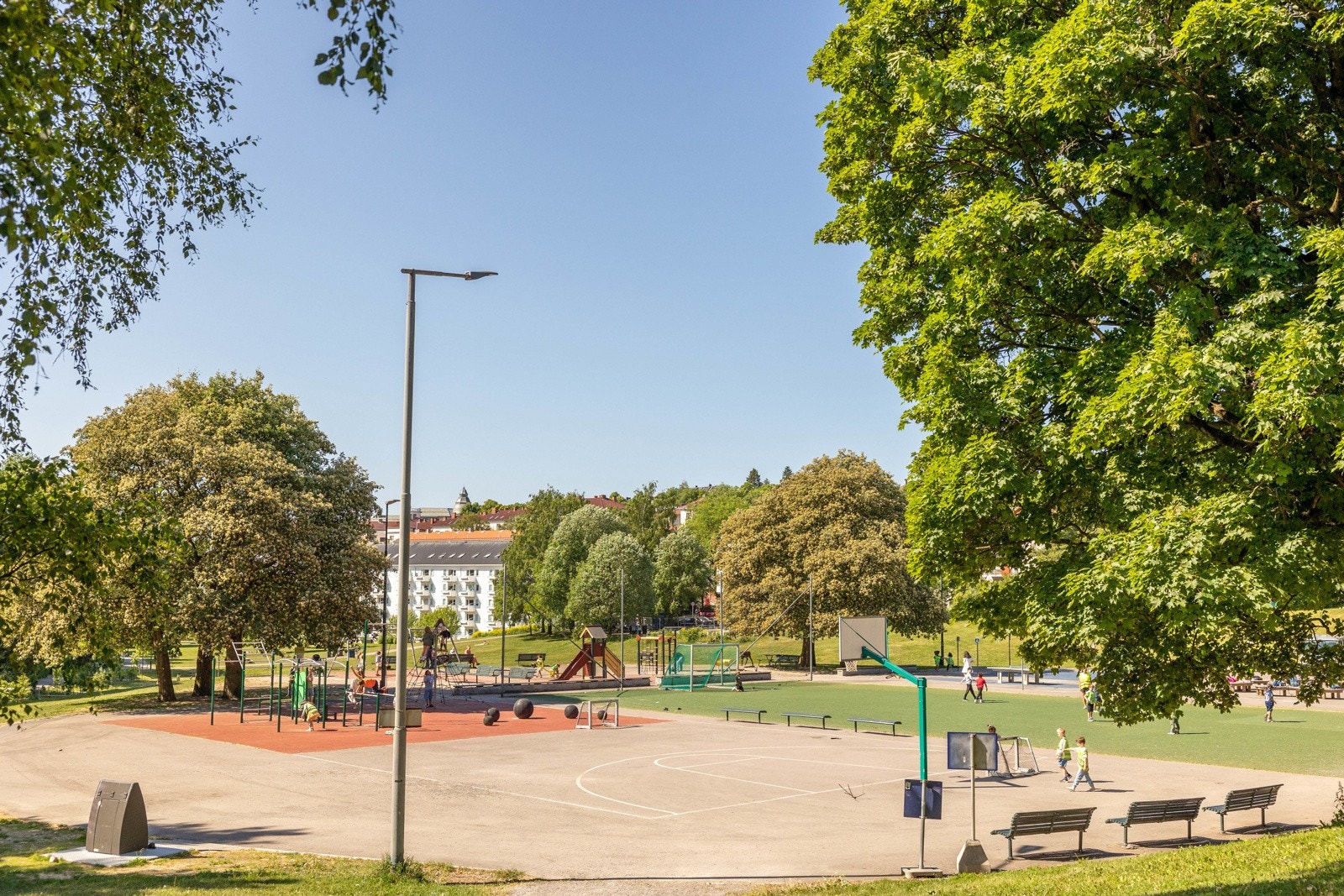 Bydelen er tilknyttet et urbant byliv med flere populære områder får minutters gange fra leiligheten Galleribilde