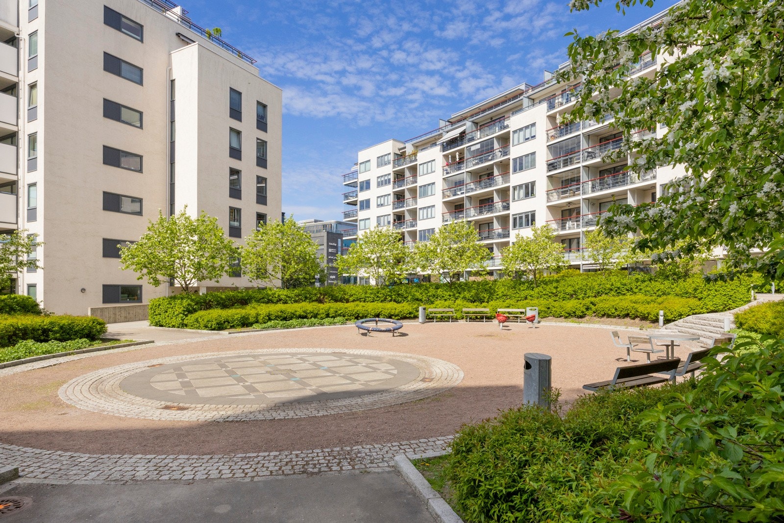 Veldrevet og hyggelig borettslag med 149 leiligheter. Galleribilde