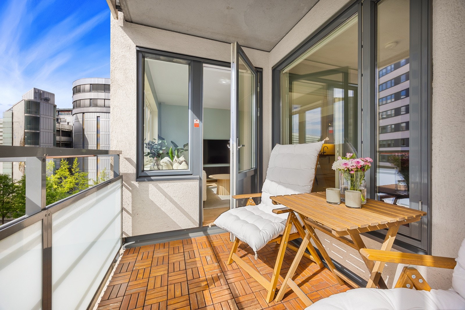 Balkongen er sydvendt og byr på gode solforhold. Galleribilde