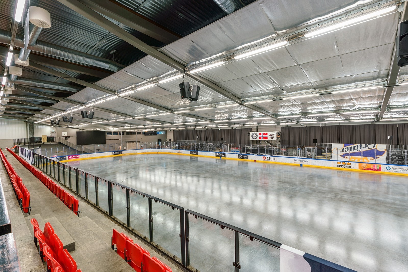 Grünerhallen er en ishall på Dælenenga i Oslo. Hallen er hjemmebanen til ishockeylaget Grüner Ishockey og har en publikumskapasitet på 600, hvorav 400 er ståplasser. Galleribilde