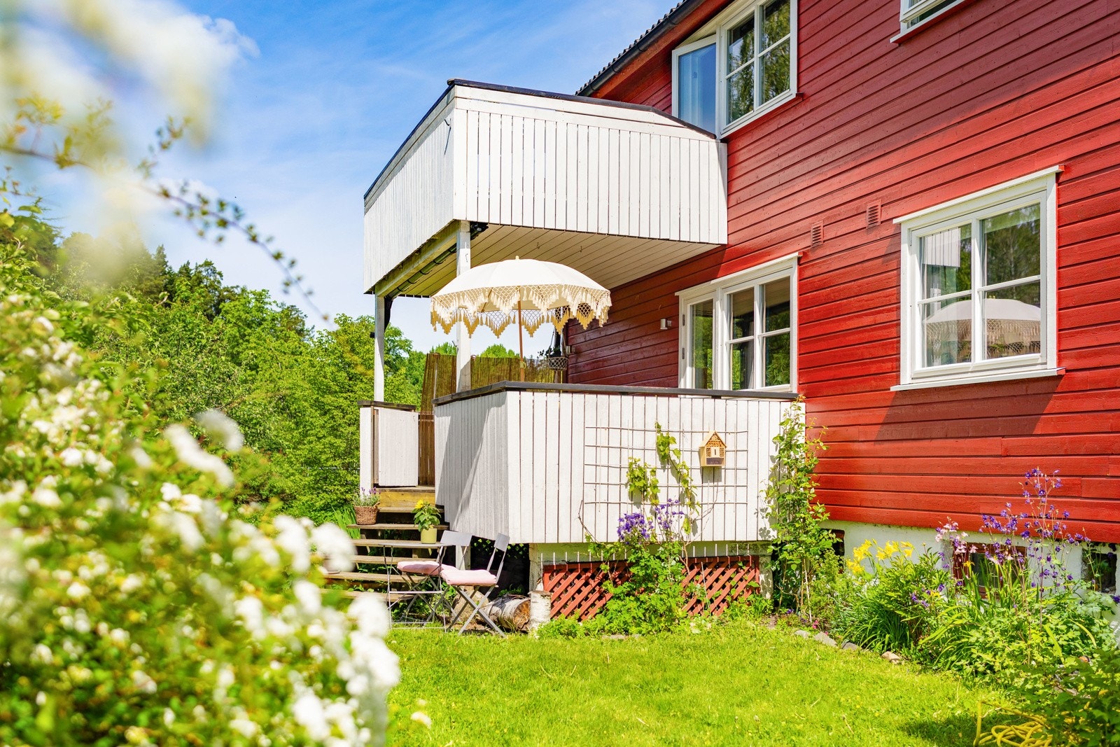 Tilhørende leiligheten er det 3 romslige kjellerboder - svært gode lagringsmuligheter! Galleribilde