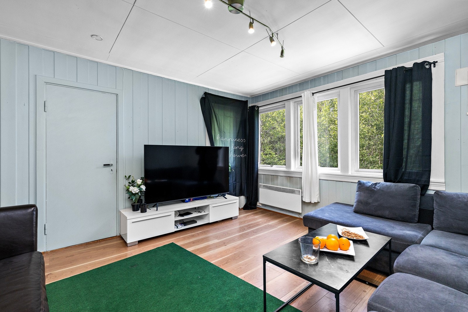 Godt med naturlig lys i stua. (Leilighet nr. 2) Galleribilde