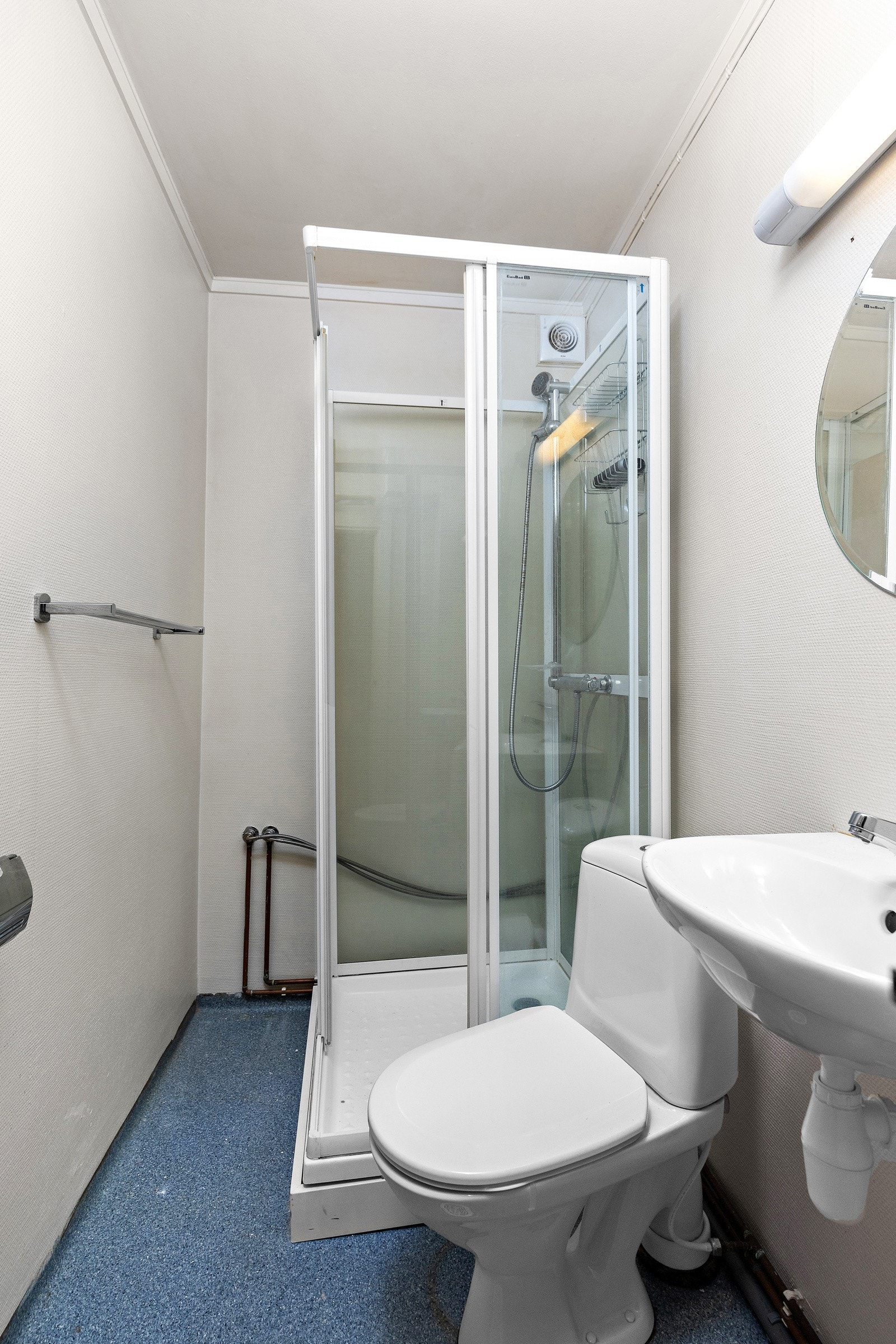 Bad med dusjkabinett (Leilighet nr. 3) Galleribilde