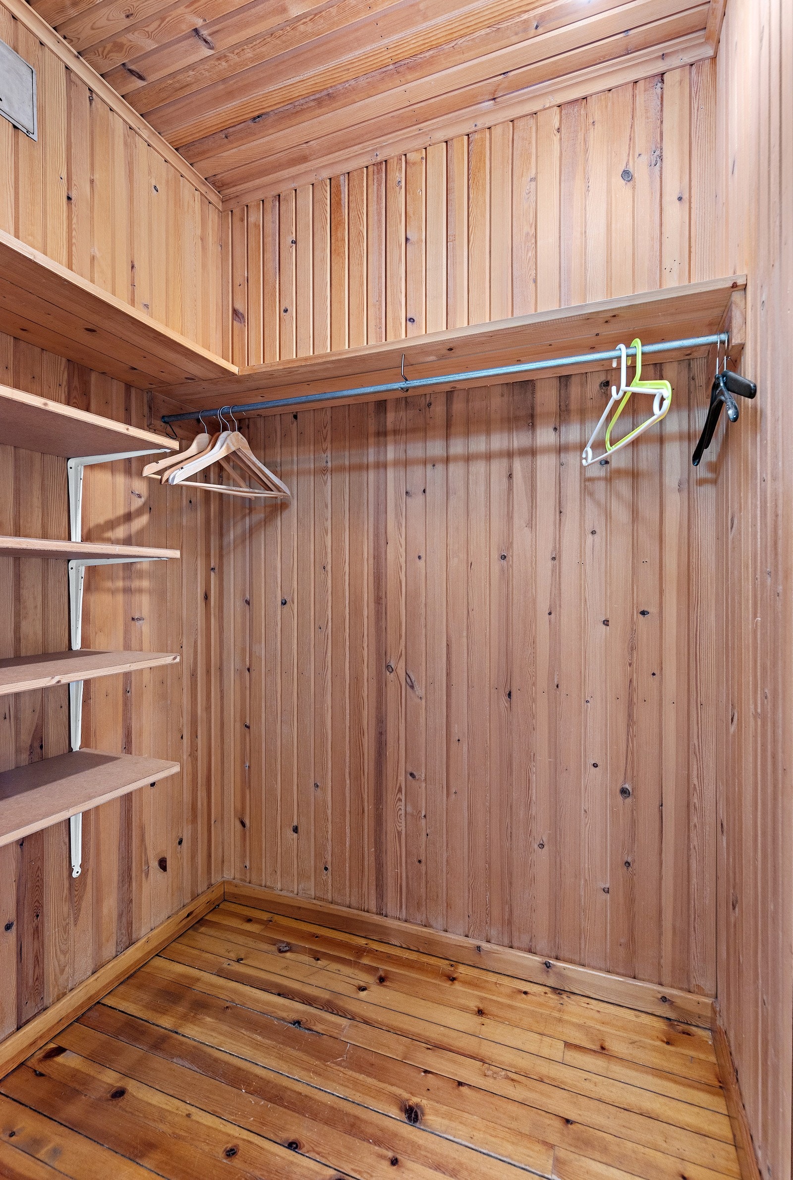 Godt med plass til klær og diverse. Galleribilde