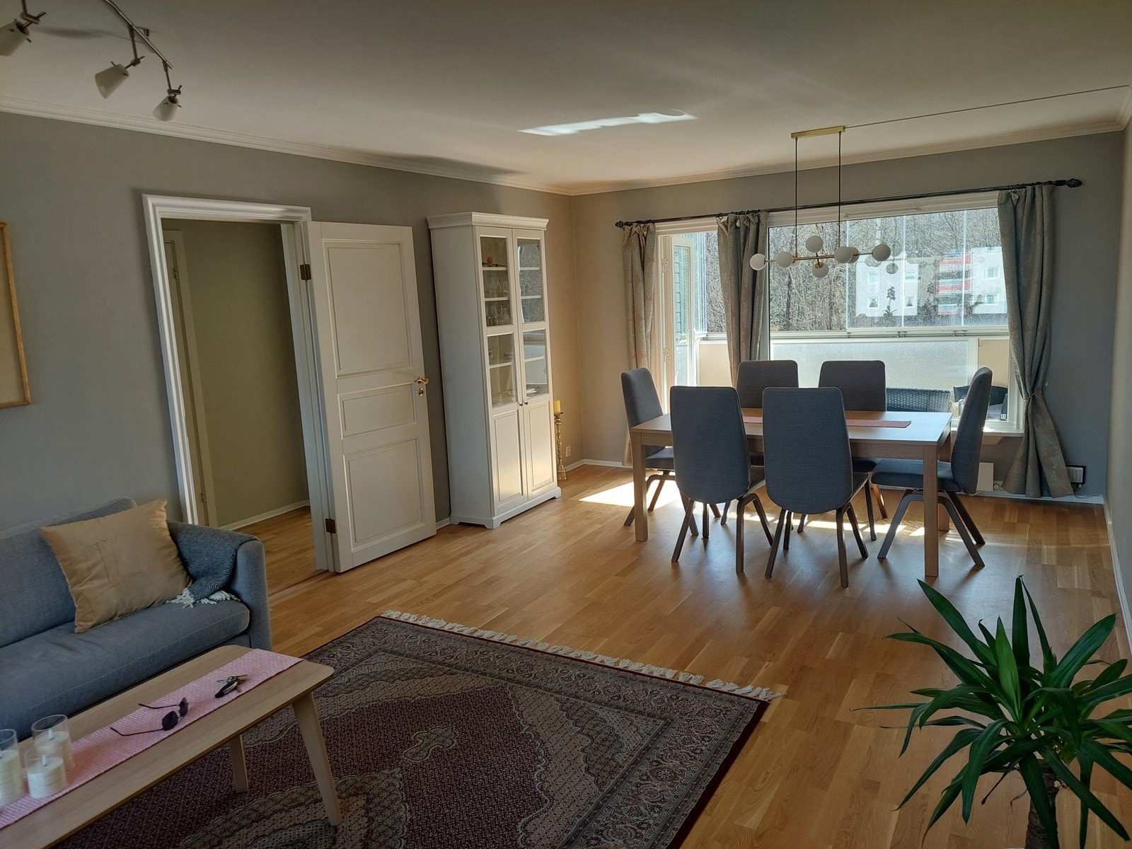 Vi fortsetter inn i stua igjen Galleribilde