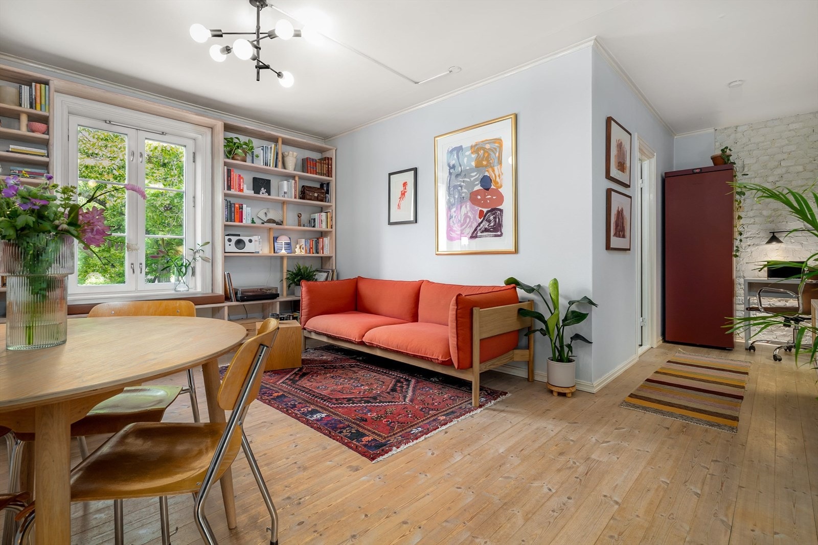 Slipp hagen inn i boligen din! Dekorer med grønne planter og du får en sunnere og bedre inneklima! Galleribilde