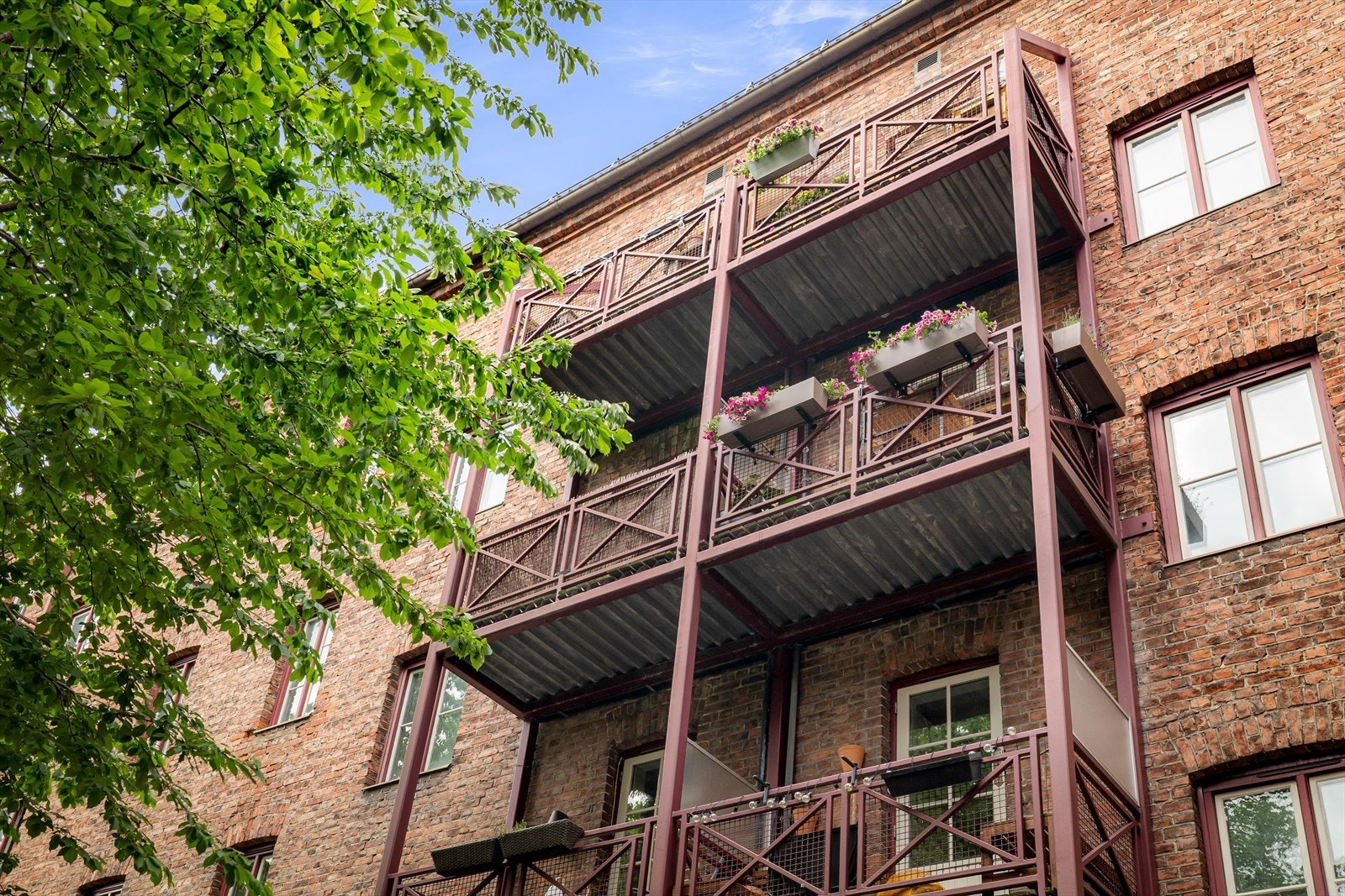 Kanskje er du den neste heldige som skal få flytte inn i den populære Gråbeinsgården. Galleribilde