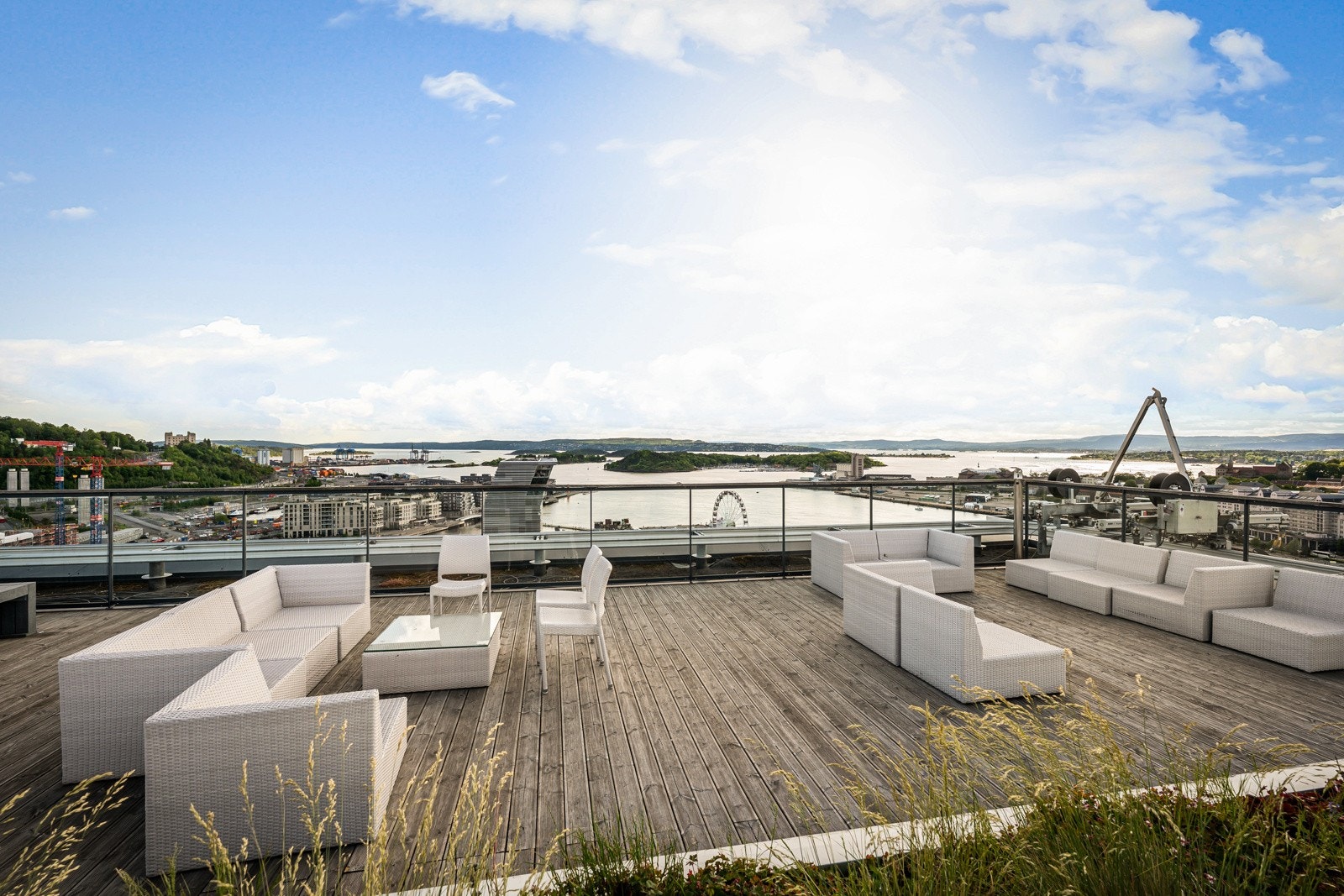 Felles takterrasse i 19. etasje - Her er du på byens tak! Galleribilde