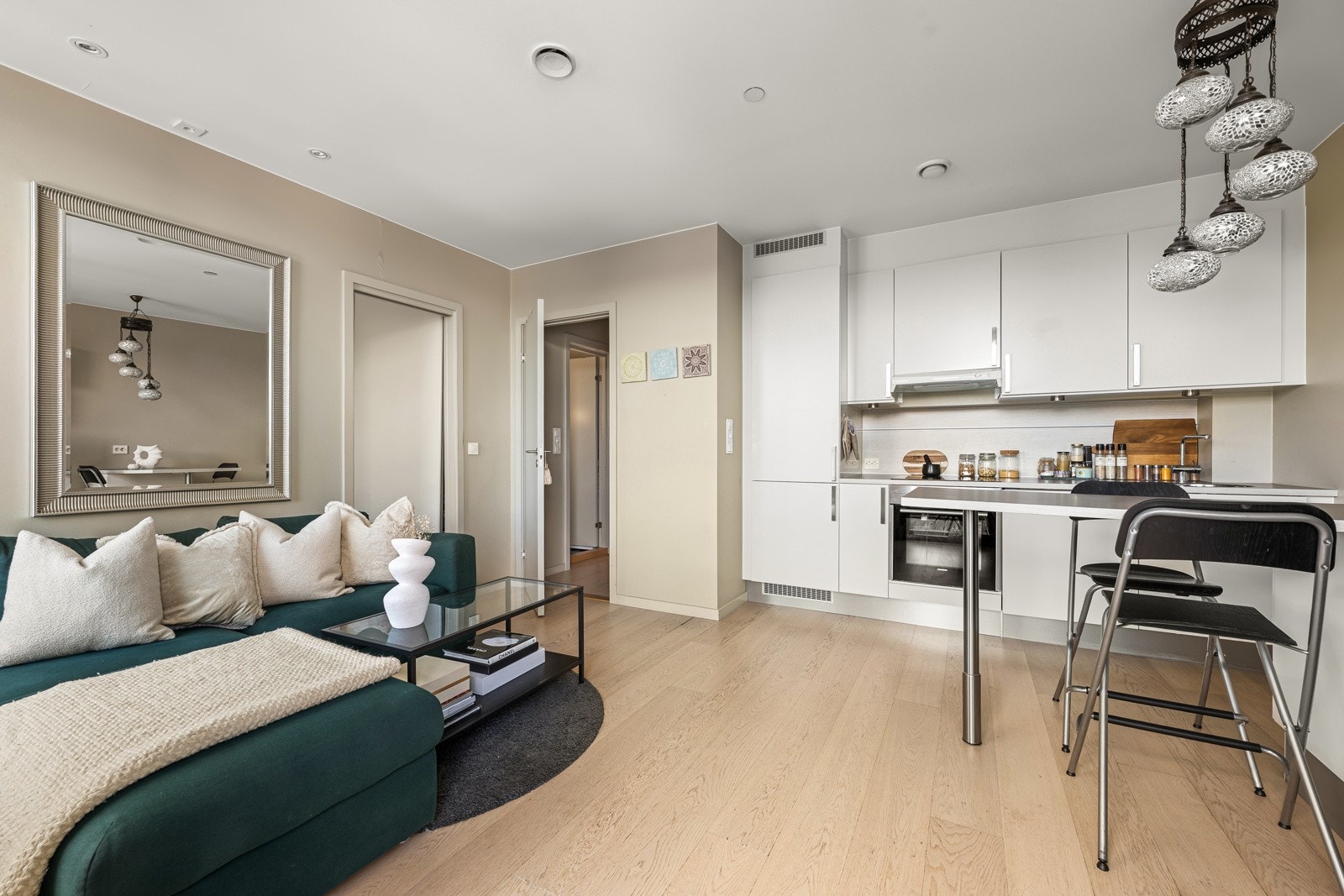 Radiatorer tilknyttet felles fjernvarmeanlegg - Balansert ventilasjon Galleribilde