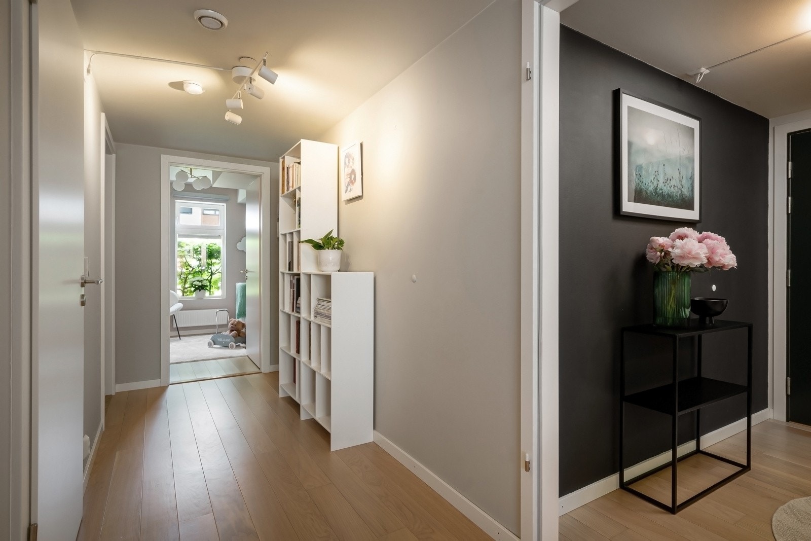 Gang med adgang til alle rom Galleribilde